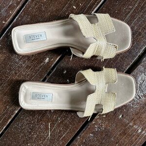 Women sandals